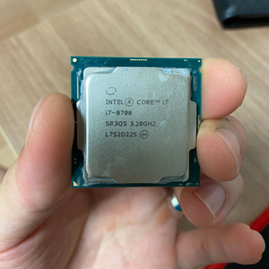 고장난 i7-8700