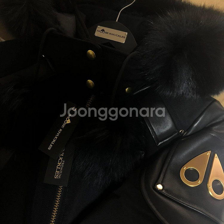무스너클 골드에디션 발리스틱 한정판 20년식 패딩 M--1