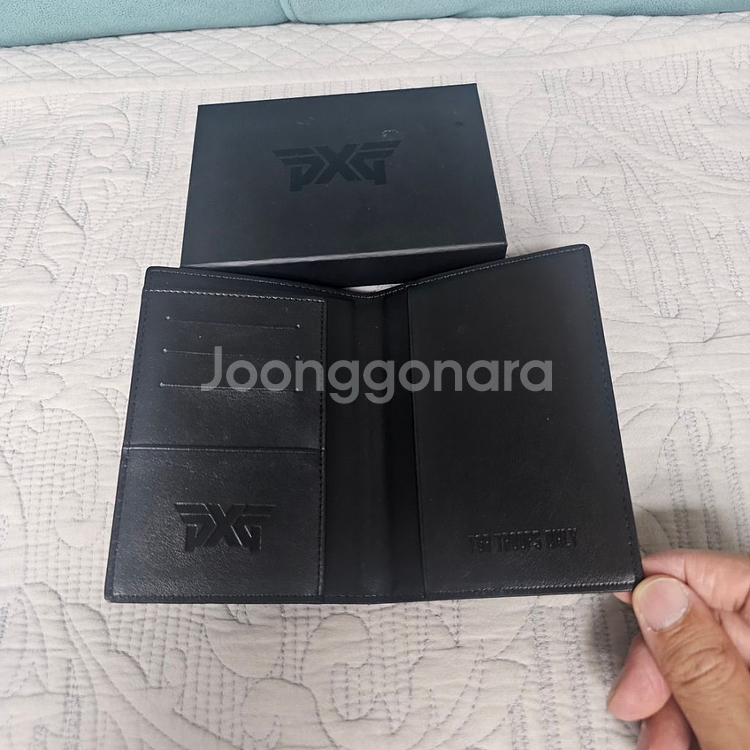 PXG 여권지갑 판매합니다.--1
