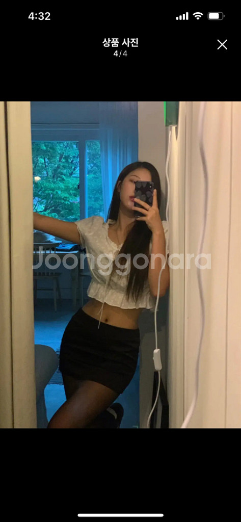 오브더로지 펀칭 크롭 리본 프릴 퍼프 블라우스 화이트--3