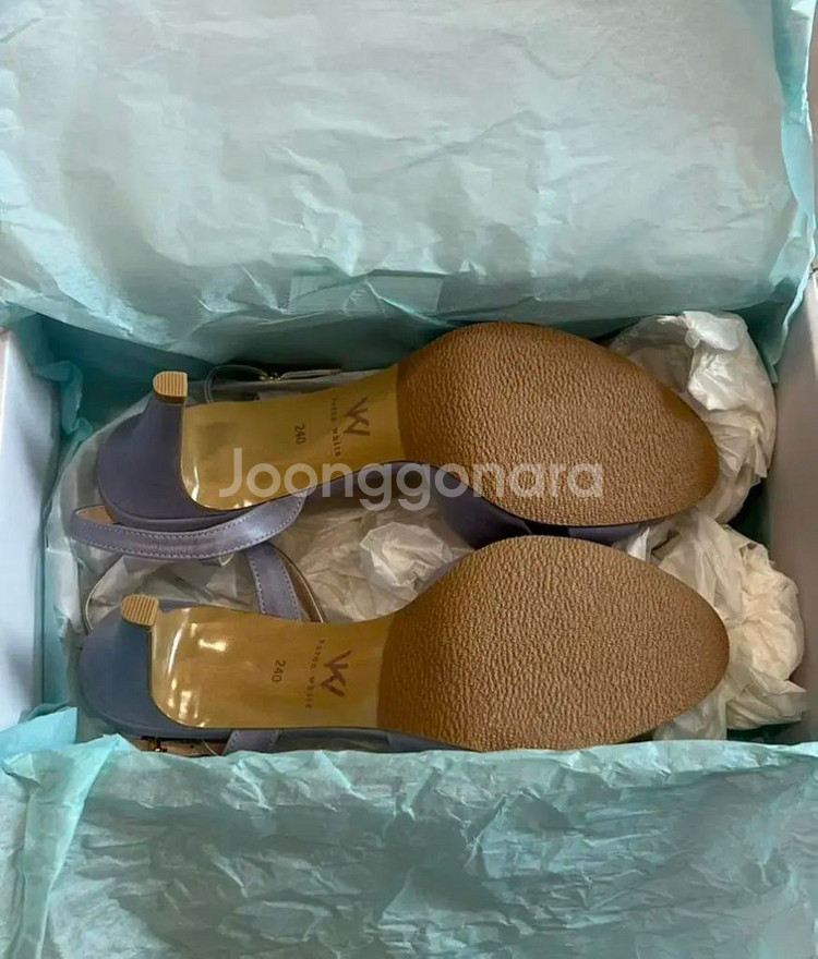 새상품 카렌화이트 양가죽 라벤더 스트랩 오픈토힐 240--5