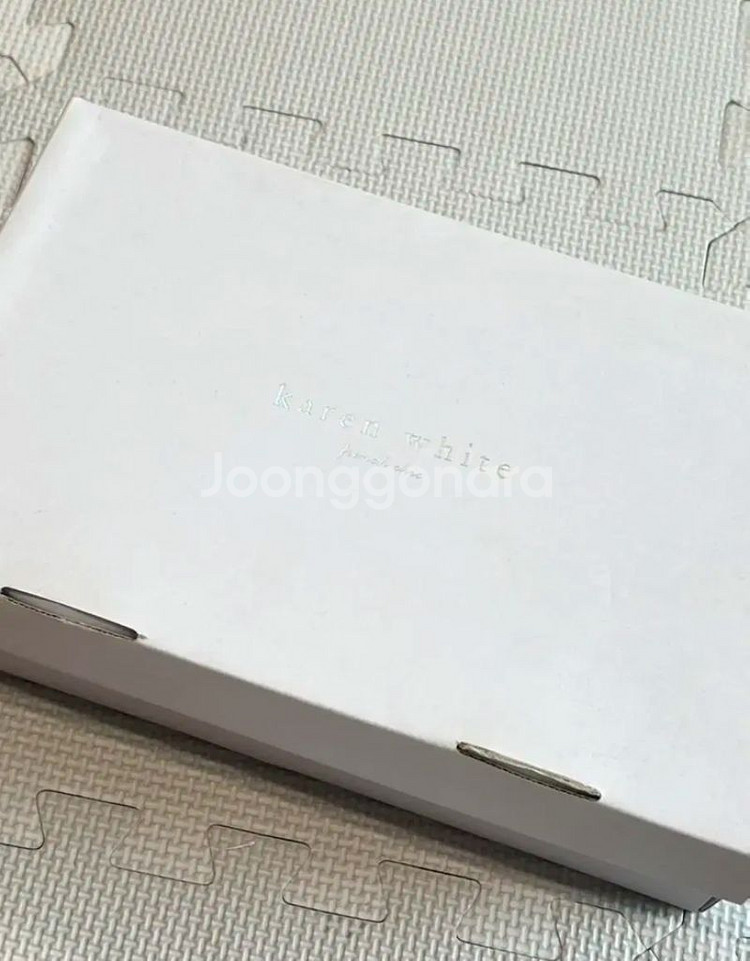 새상품 카렌화이트 양가죽 라벤더 스트랩 오픈토힐 240--8