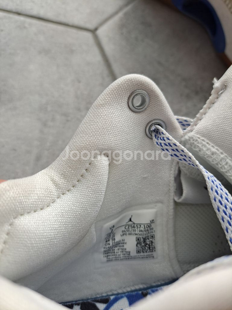 에어조던 35 250사이즈 판매합니다--7