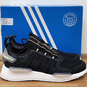 아디다스 NMD V3 270