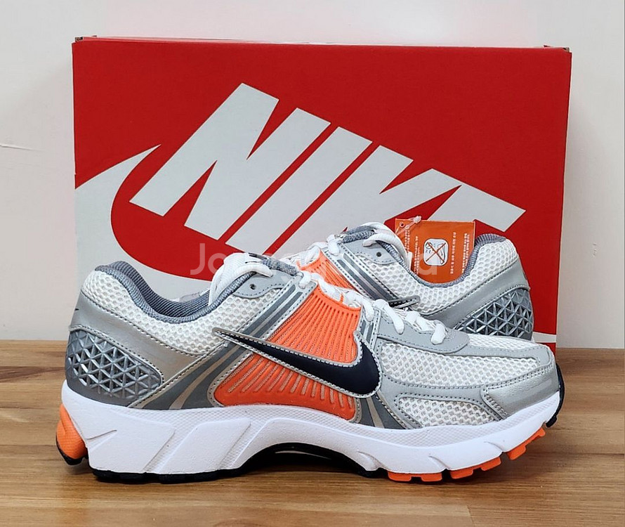 나이키 줌 보메로 5 270--3