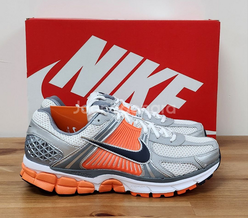 나이키 줌 보메로 5 270--1