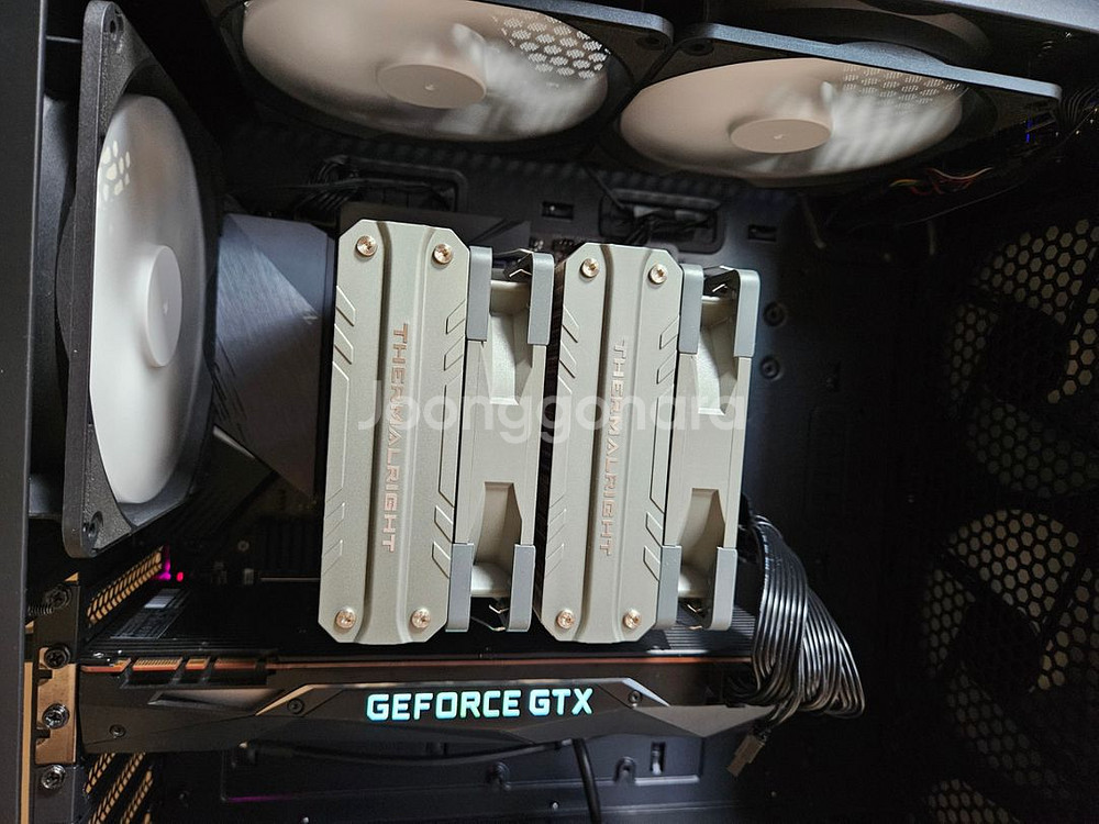 TITAN XP 12GB 팝니다 1080ti 급--1