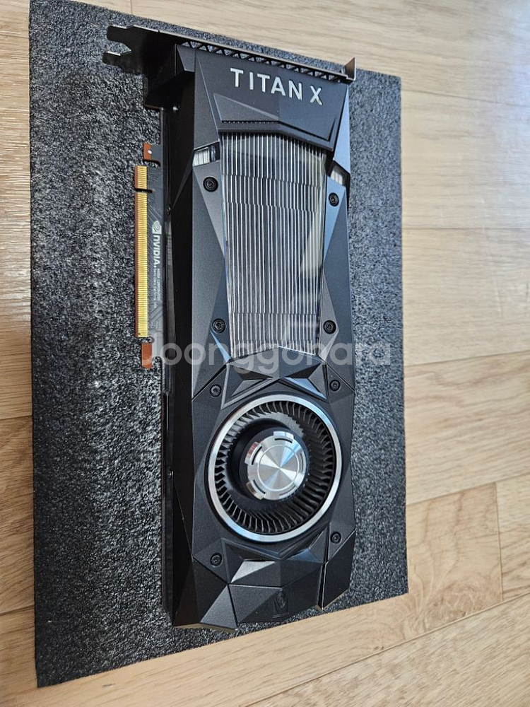 TITAN XP 12GB 팝니다 1080ti 급--3