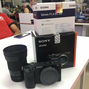 소니 A6400 + 렌즈 시그마 30mm f1.4 판매