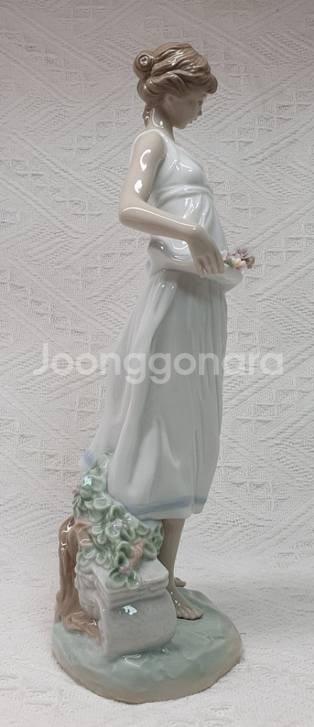 (택포)중형 스페인 야드로피겨린7709 여신을 위한 꽃--3