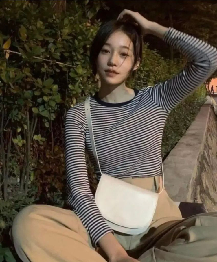 엘바테게브st 블랙 미니 반달백 이미지