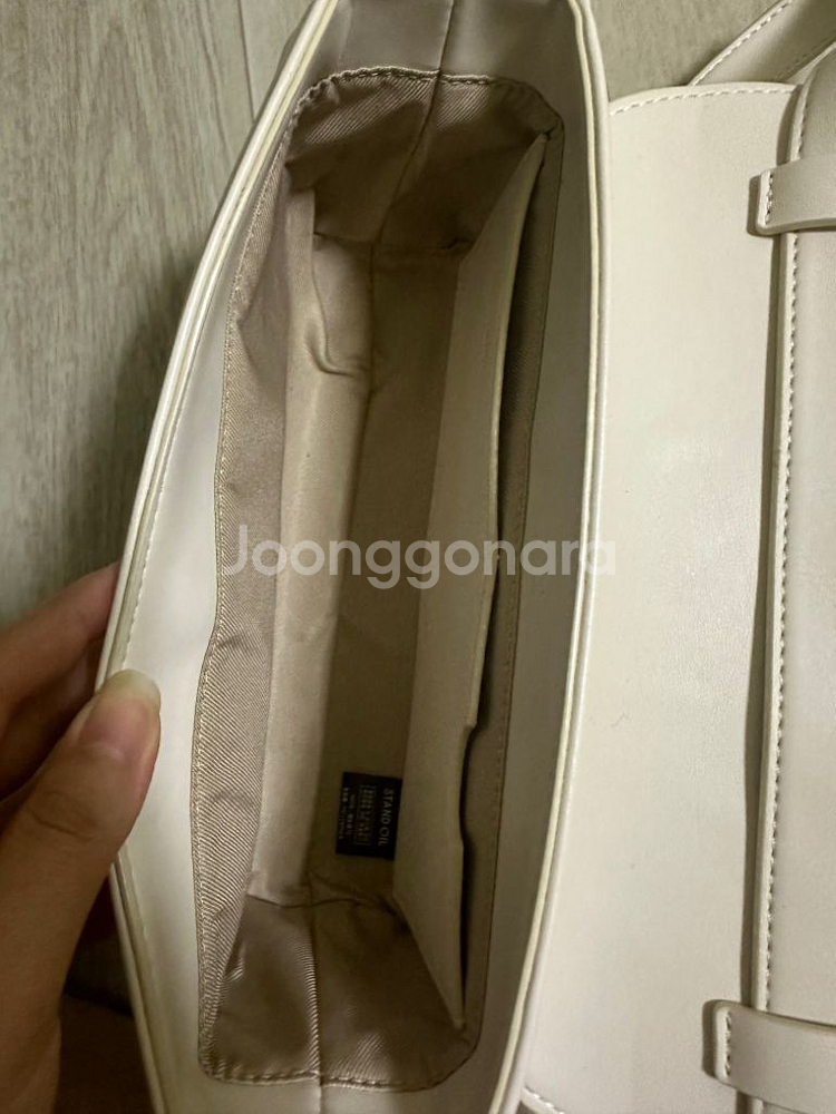 스탠드오일 버터백 크림색 판매합니다--2
