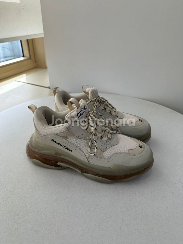 발렌시아가 트리플 S--3