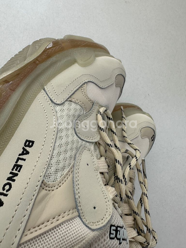 발렌시아가 트리플 S--6