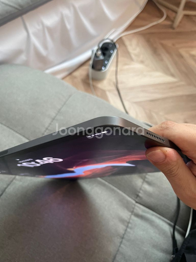 아이패드 프로 12.9 5세대 128GB 북미판+키보드--4