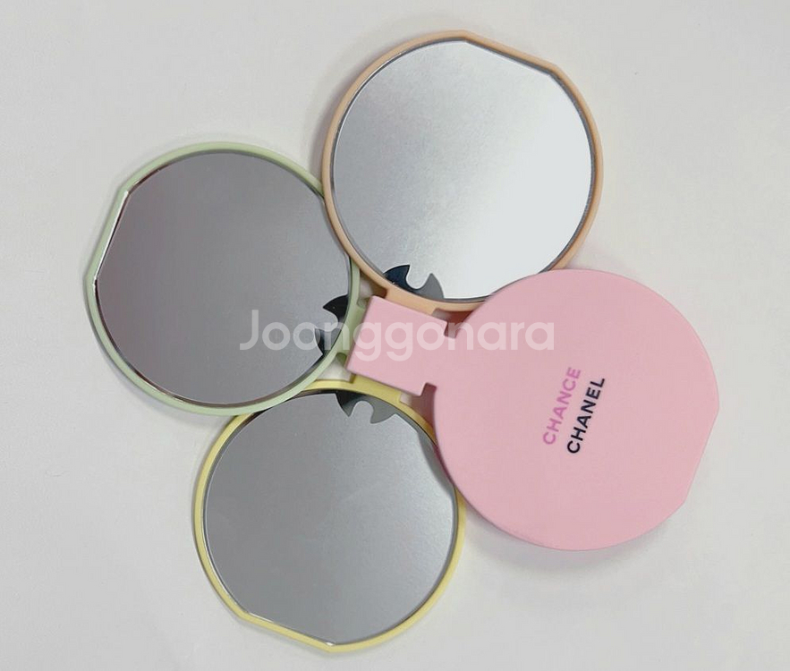 새제품)샤넬샹스 미니거울--1