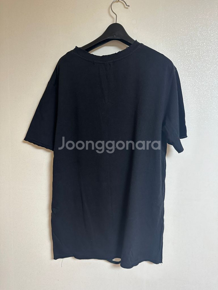 빈티지 디테일 오버핏 블랙 반팔티셔츠--2