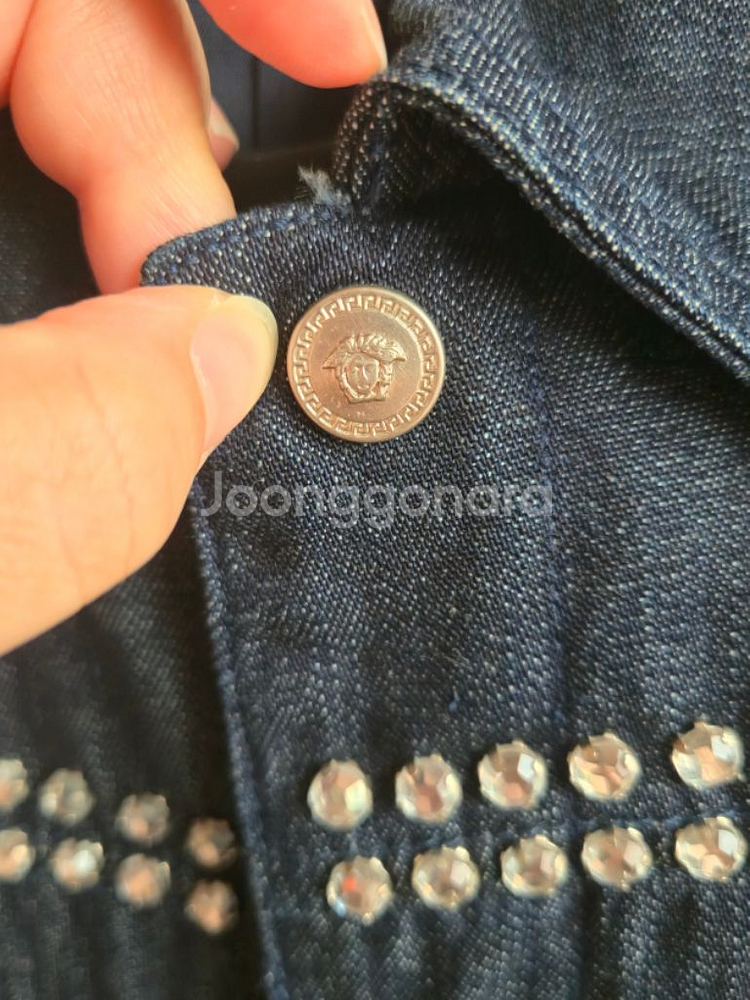 베르사체 7부 청자켓 (매두사 버튼 포인트)--6