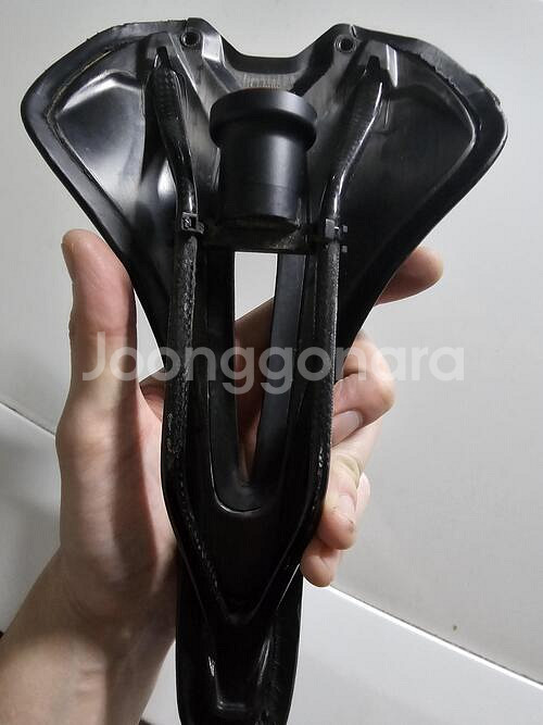 에스웍 로민 에보 카본 안장--1
