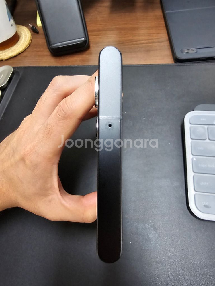 갤럭시S22 울트라 그라파이트 1TB 팝니다--4