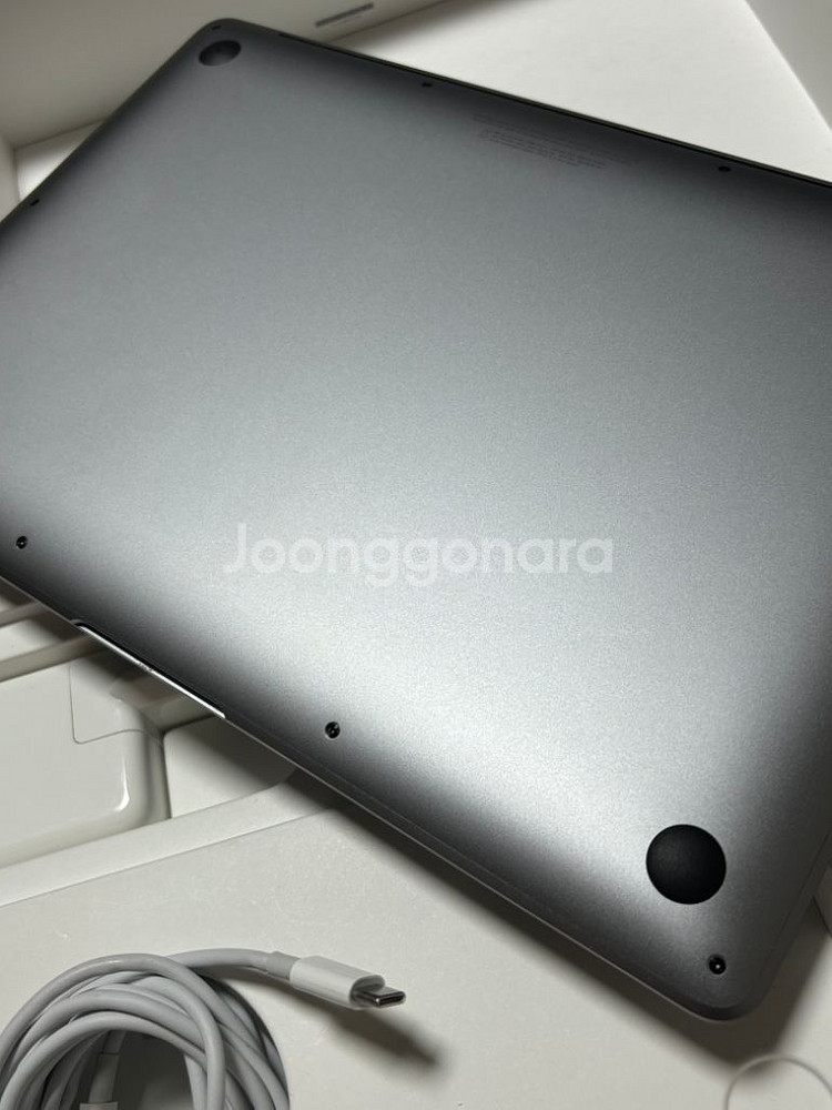 맥북에어 m1 8GB 256GB--1