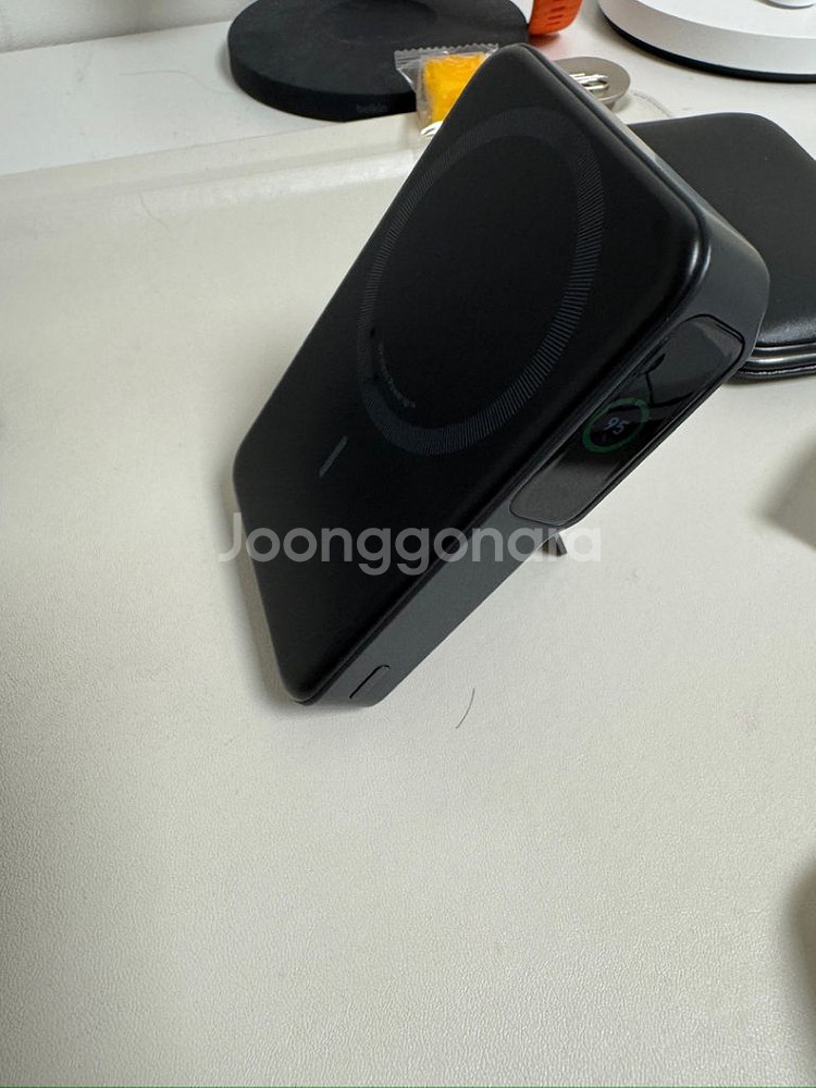 앤커 qi2 보조배터리 10,000mAh 판매합니다--1