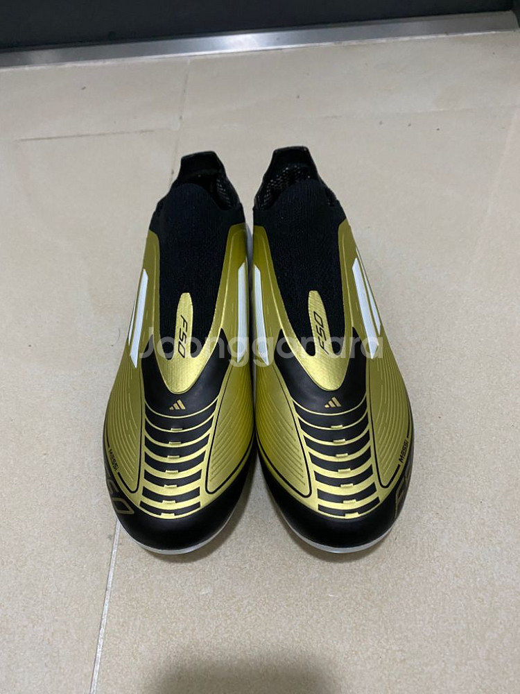 아디다스 f50 메시 엘리트 fg 250사이즈 팝니다--1