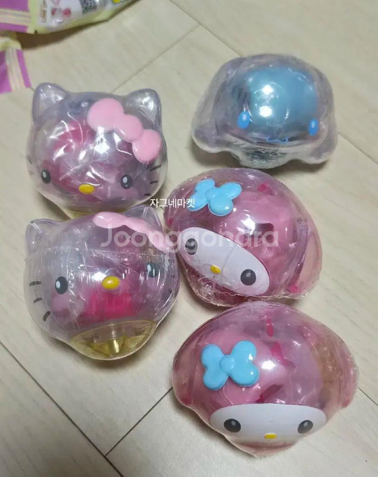 가챠머신 슬롯머신산리오 헬로키티 포챠코폼폼푸린시나모롤--1