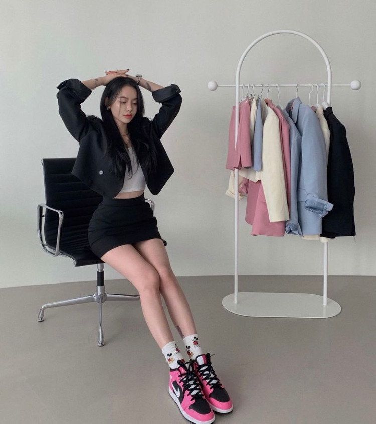 페일제이드 시그니처 셋업(자켓, 치마) 블랙 이미지