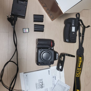 니콘 D750판매합니다.