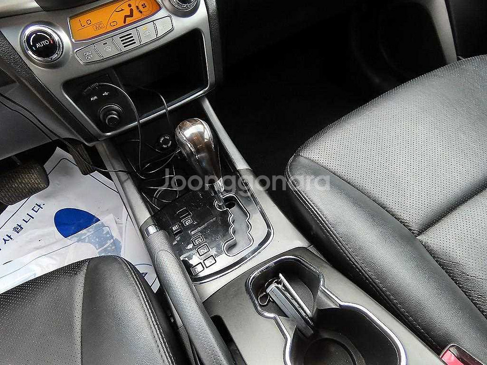 @14년식 뉴 코란도C 2.0 2WD CVT 고급형--9