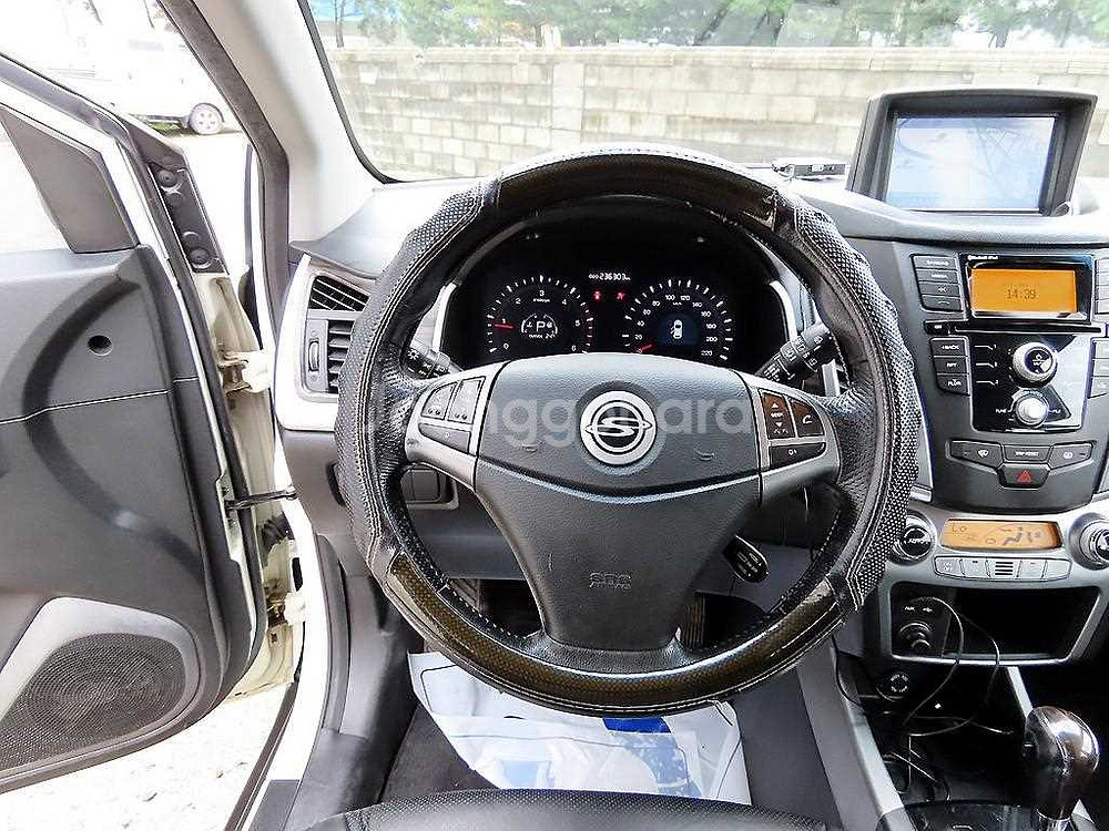 @14년식 뉴 코란도C 2.0 2WD CVT 고급형--6