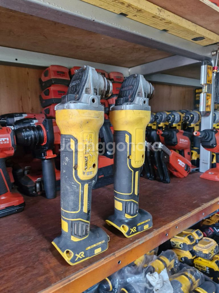 디월트충전그라인더 DCG405 5인치그라인더.본체만--3