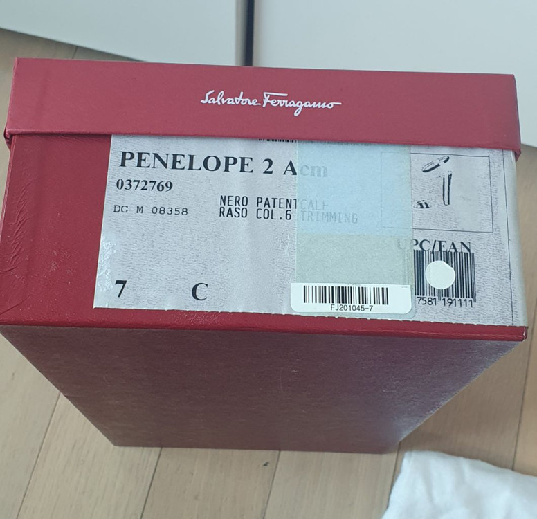 정품 페라가모 샌들--3