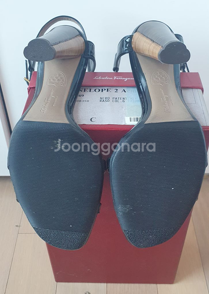 정품 페라가모 샌들--4