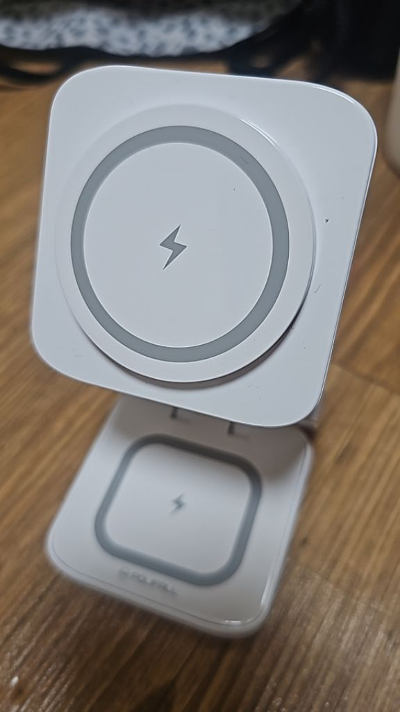 폴리폴 3in1 충전기(애플워치 충전용)--1