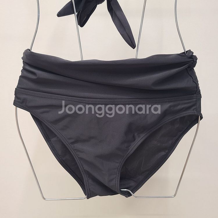 [미착용] 블랙 홀터넥 리본매듭 허리셔링 비키니 수영복--6