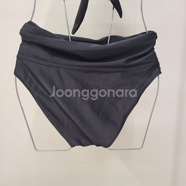 [미착용] 블랙 홀터넥 리본매듭 허리셔링 비키니 수영복--7