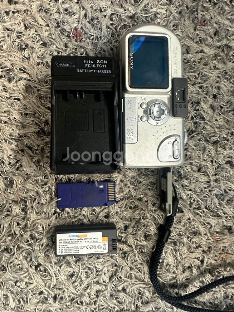 SONY 소니 사이버샷 Dsc-p7 디카 판매합니다.--8