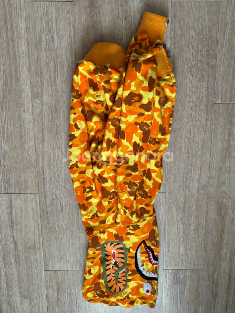 BAPE X 배틀그라운드 콜라보 샤크집업 한정판--1