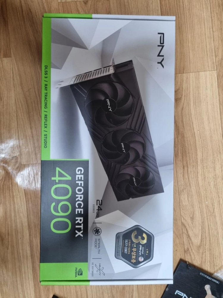 PNY RTX4090 3팬과 방열판 이미지