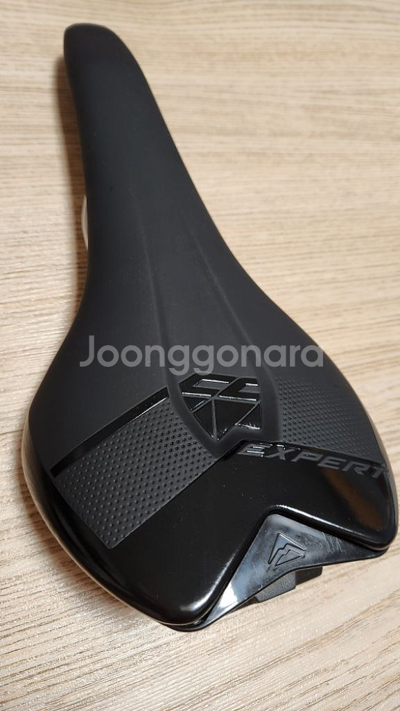메리다안장 익스퍼트--0