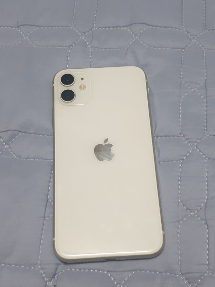 아이폰11 64g 화이트 팜니다--2