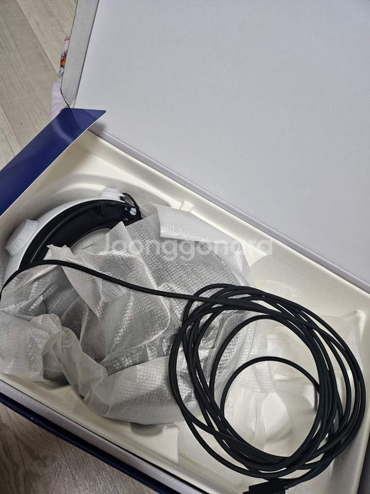 PSVR2 와 정품 충전기--1
