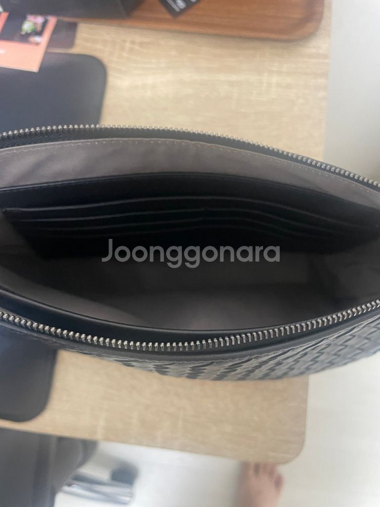 보테가 베네타 클러치 팝니다--1