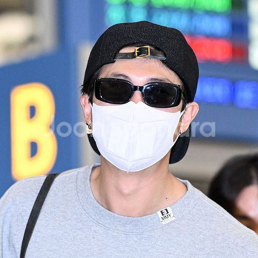 스퀘어 선글라스 젠틀몬스터 블리스 블랙핑크 제니 RM--5