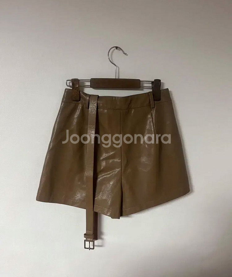 벨트포함 가죽 숏팬츠 반바지 하이웨스트 에이블리--1