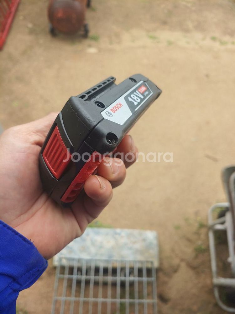 보쉬배터리18V2.0AH.풀팩.최고의배터리.사용횟수적어--4