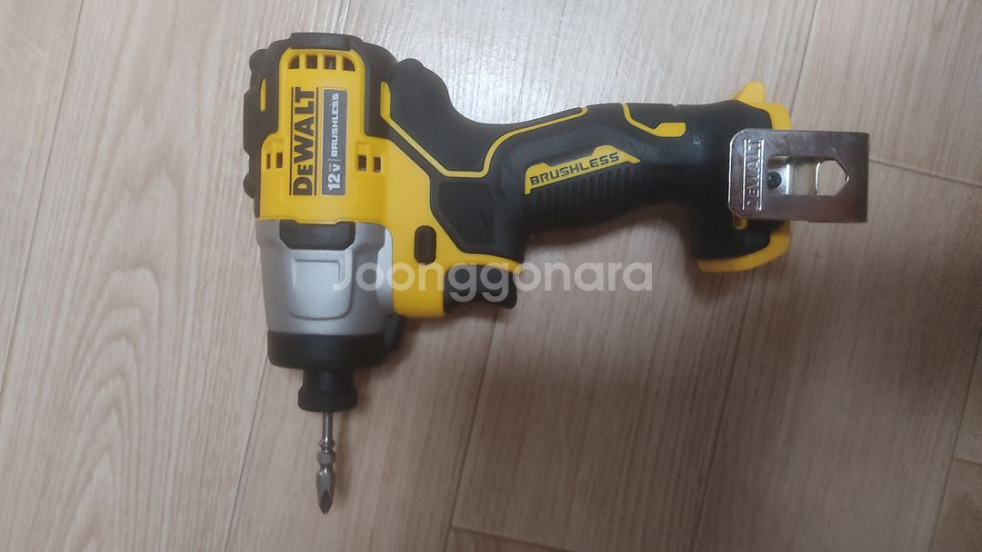 디월트 전동드릴 임팩 본체 새상품 팝니다--3