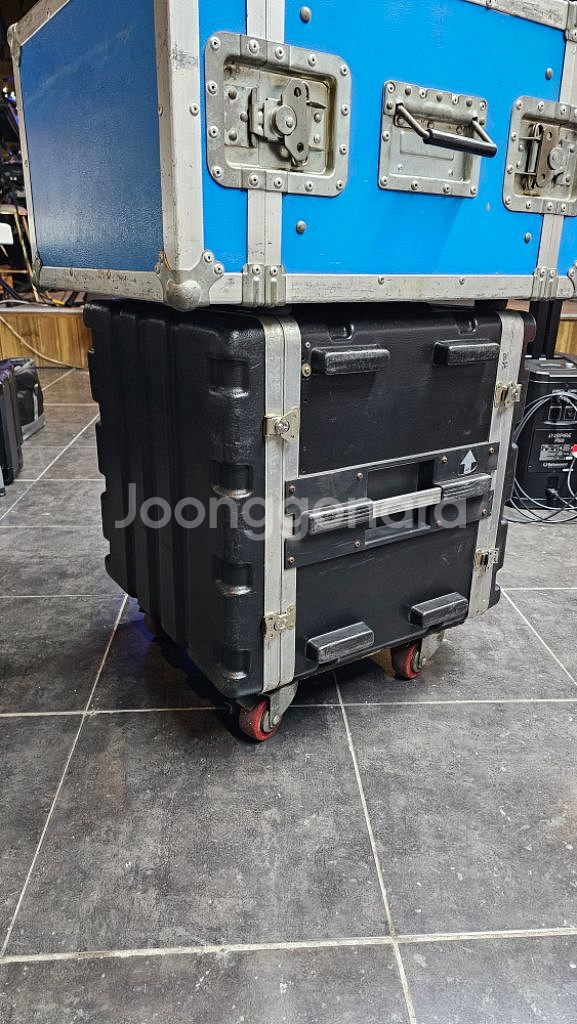 랙케이스 판매합니다--1